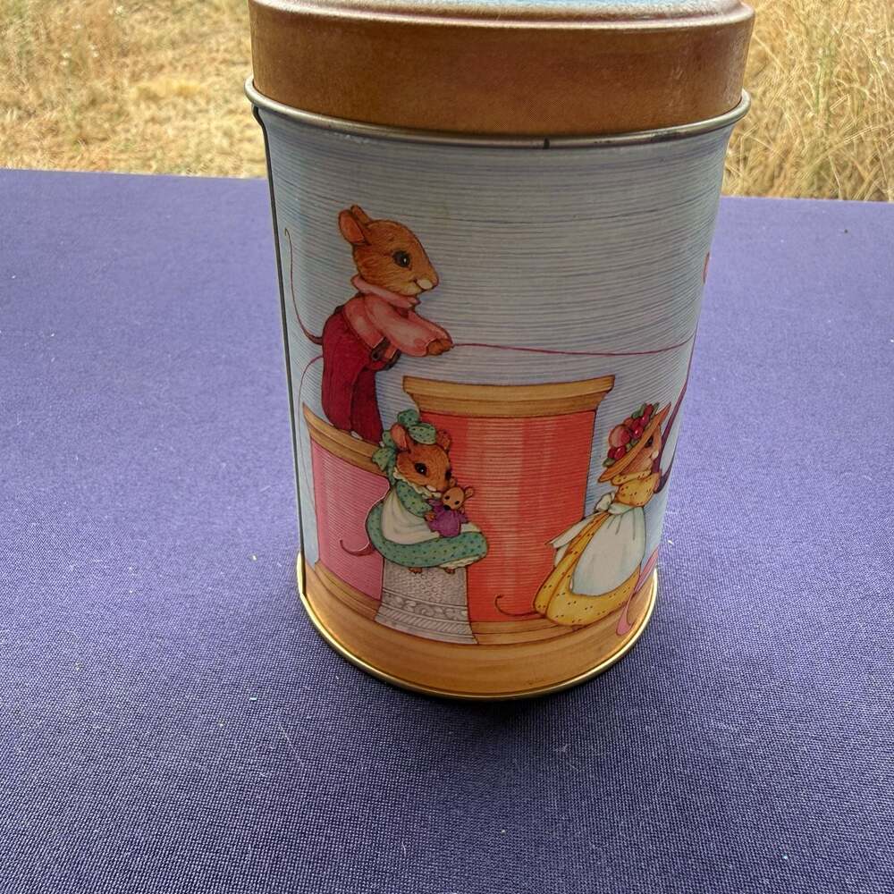 Avon Sew To Go Vintage Mouse Sewing Tin Canister